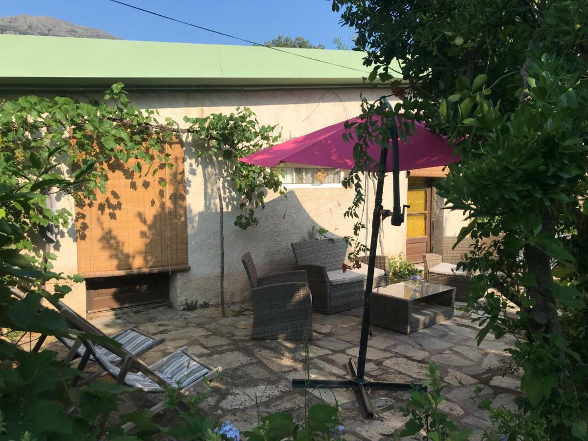 Gite U Licetu A La Campagne Oreta Esterno foto